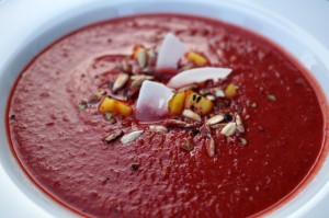 Rote Bete Suppe Mandelmilch