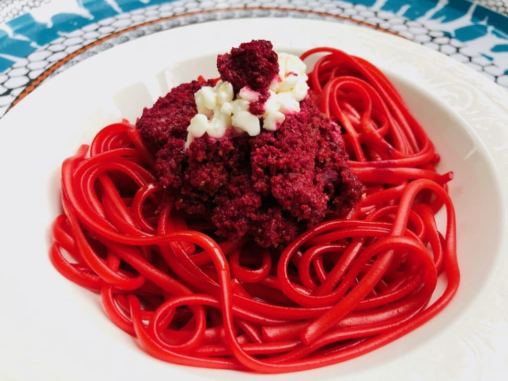 Rote Bete Pesto Mit Mandeln Und Apfel Kostlich Zu Spaghetti